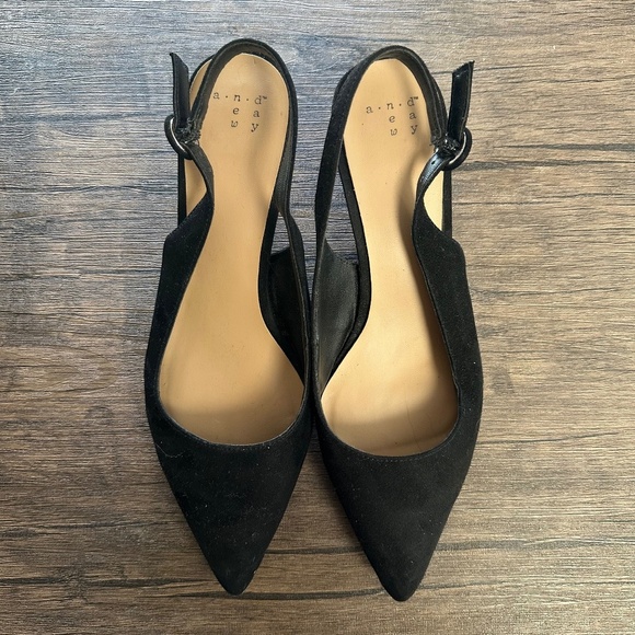 *A NEW DAY* Black x Tan Suede Slingback Heels Size 8 - Picture 1 of 6